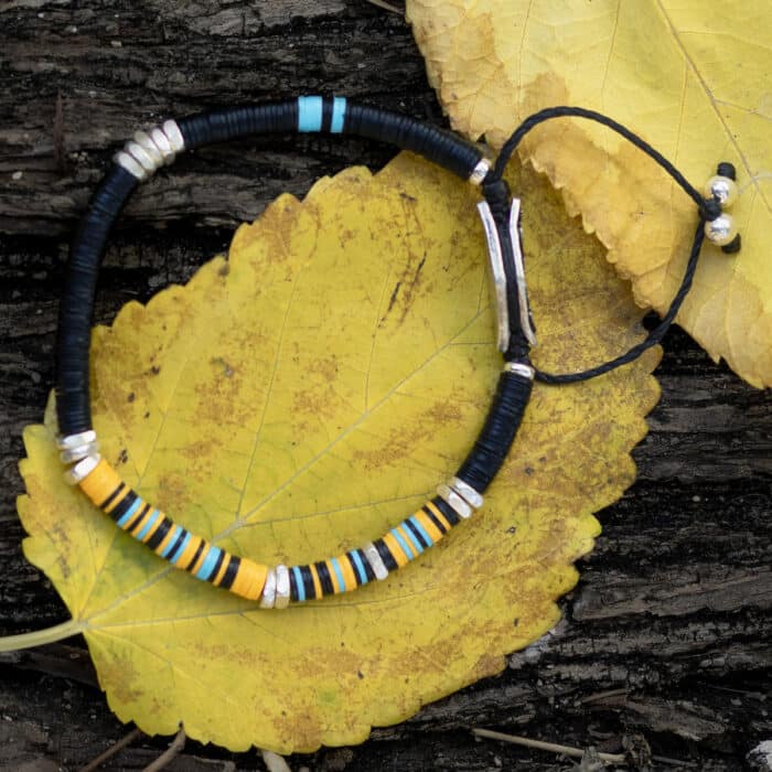 חורף, תכשיטים אפריקאיים, תכשיטי דיסק, צבעי חורף, צמיד כתום, תכשיט דיסק לגברים, תכשיטי דיסק, תכשיט דיסק לנשים, צמיד כחול בהיר, צמיד טבע, תכשיטי מעצבים, צמיד אפריקאי, תכשיט בצבעי עץ